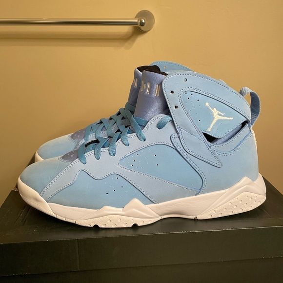 **SOLD**Nike Air Jordan Retro 7 Pantone - Picture 4 of 8